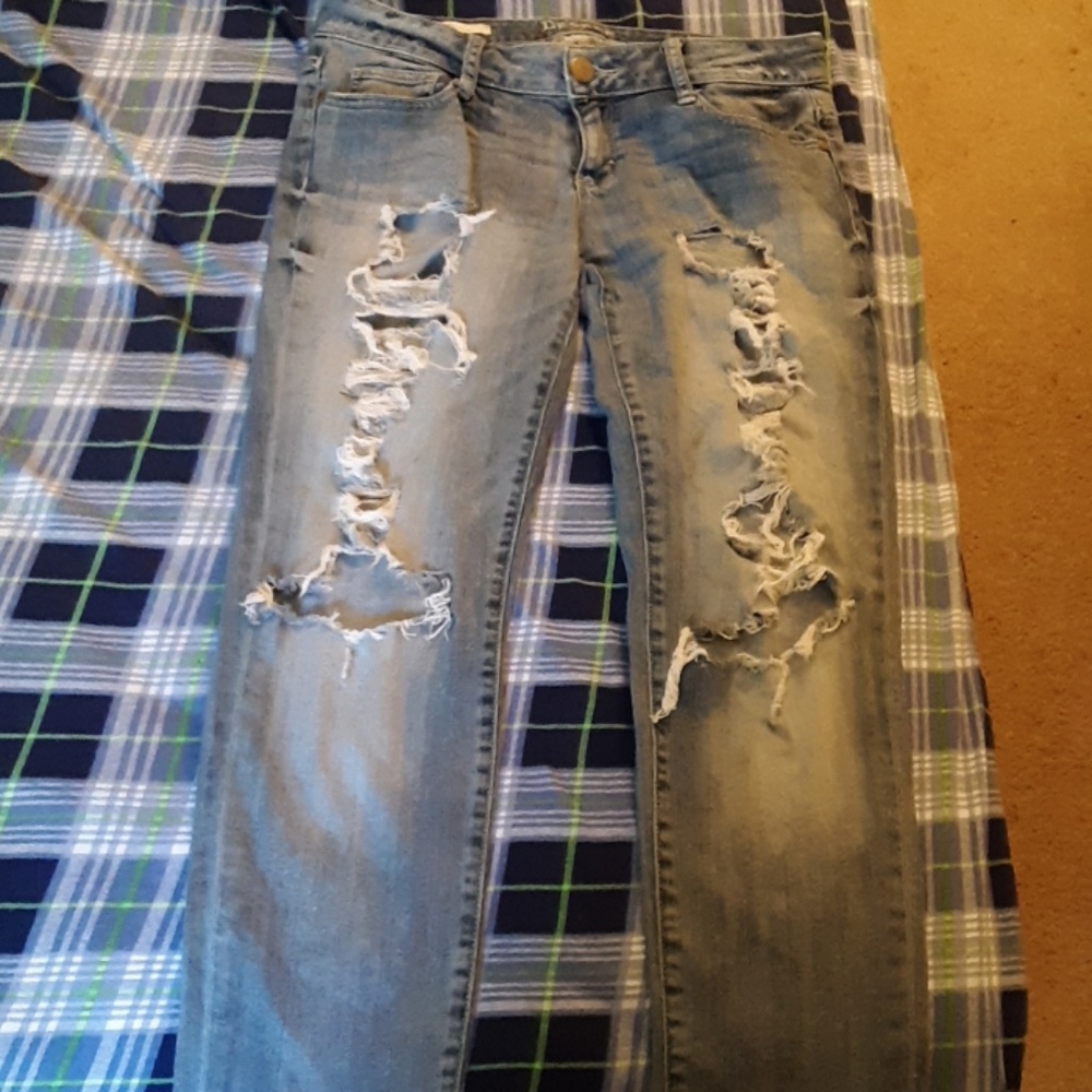 Women's distressed Jean's